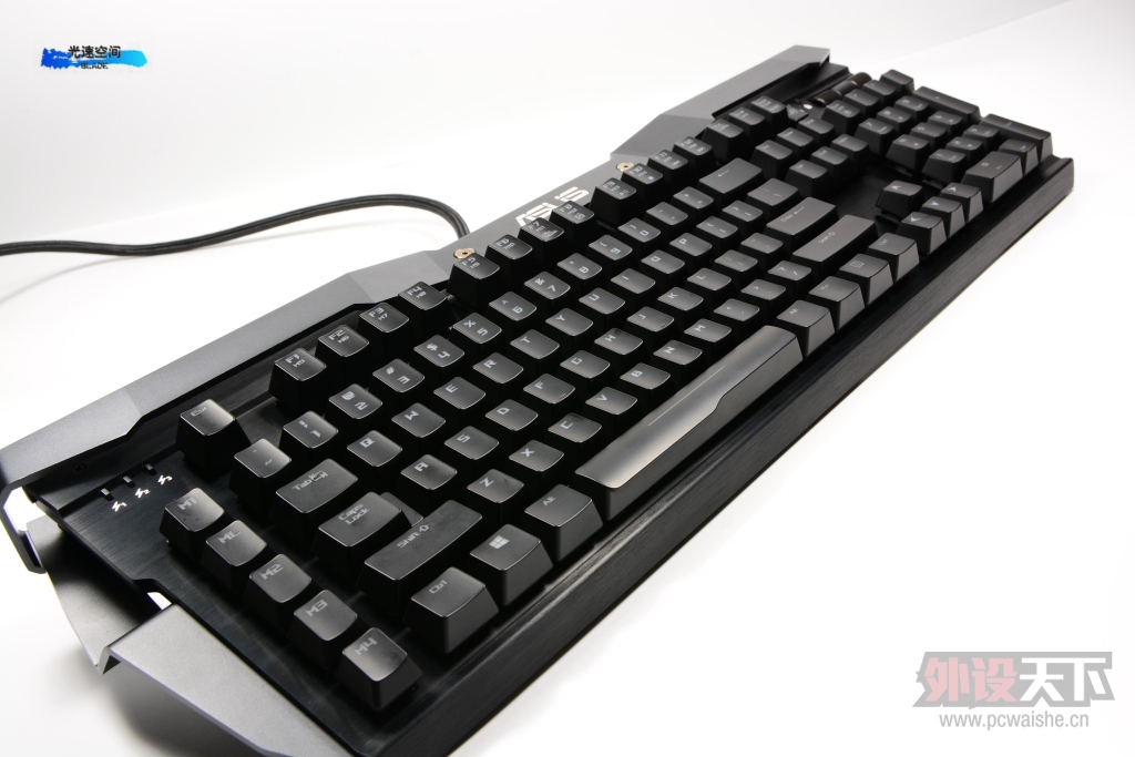 Ķ-˶ ROG GK2000 HORUSе