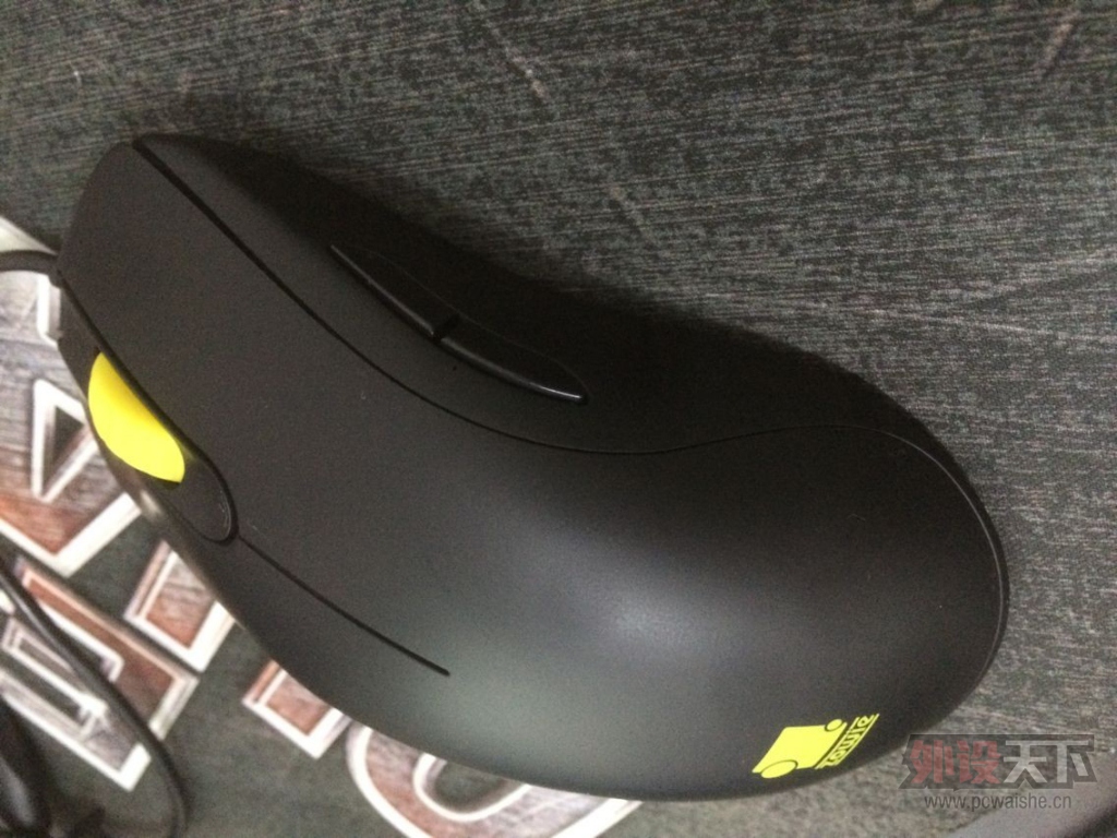 �����ա������ۡ� ZOWIE �ڻ�FK2  �ѳ�