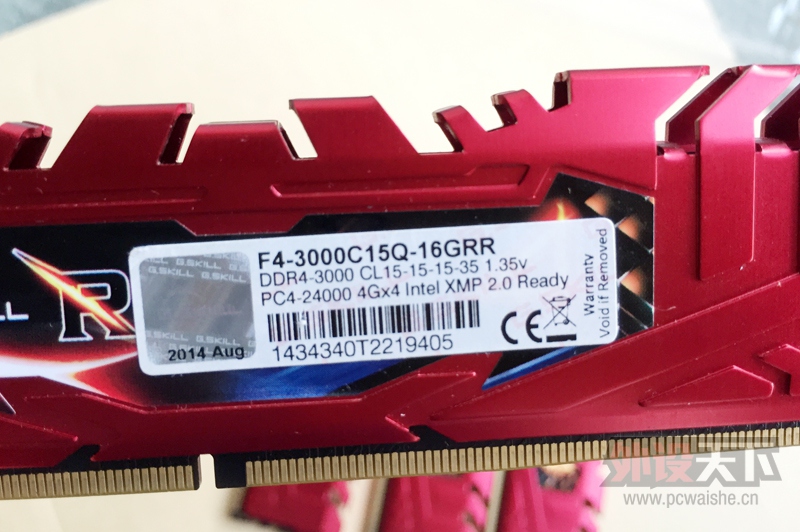���ѳ���֥��Ripjaws 4ϵ�� DDR4 3000Ƶ�� 16G (4G��4)�ڴ���װ