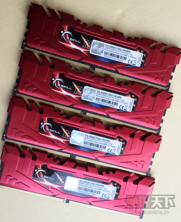 ���ѳ���֥��Ripjaws 4ϵ�� DDR4 3000Ƶ�� 16G (4G��4)�ڴ���װ