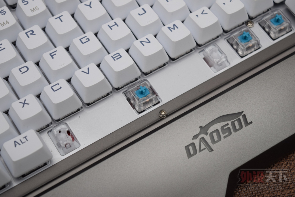 ���˸��Ѳ�ĵ���D13���������ո����֡�