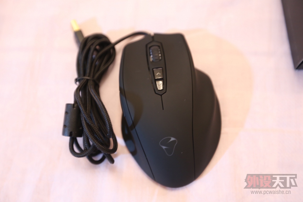 ���Ϻ��������ۡ�9�� Mionix8200 ���