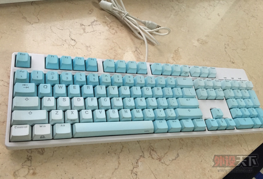 �����������ۡ��ɰ�iKBC G104���� ������ ����ŷ˹���� �׵�