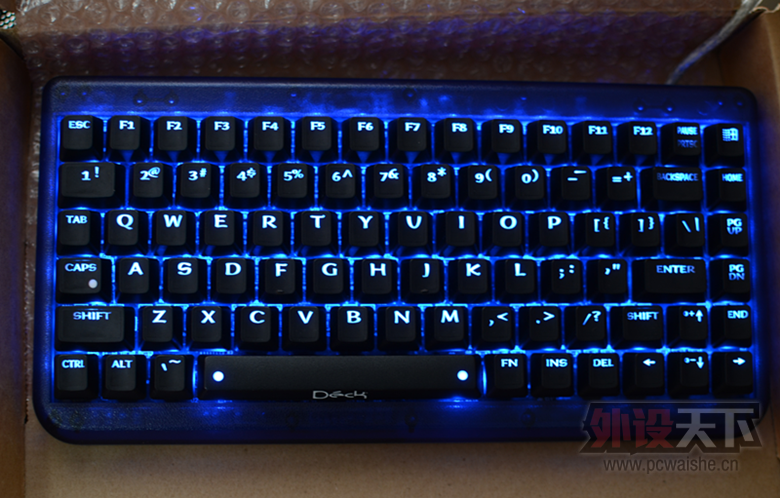ݡDECK82
