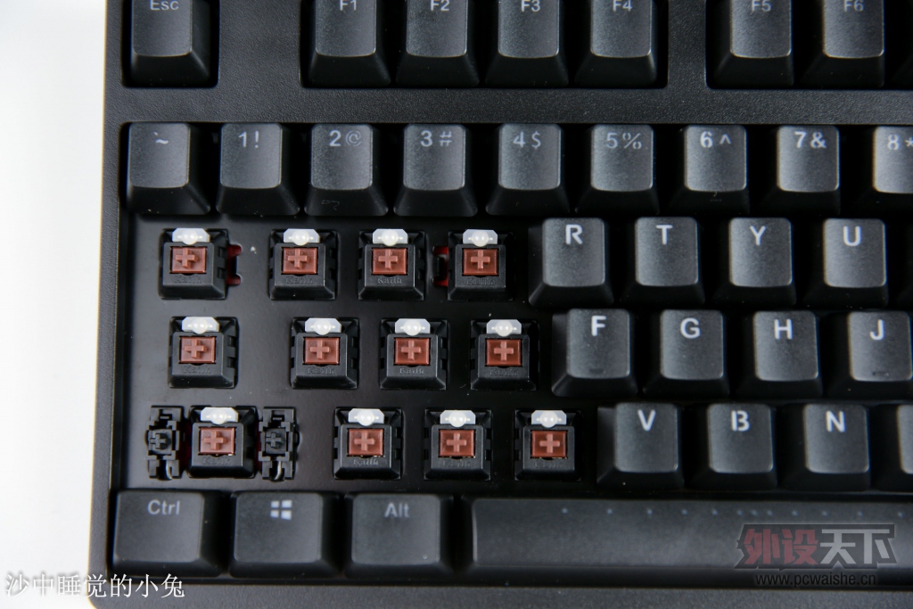 ָ���ϵĵ�ɫ�� ���� Likeboard 104 RGB��е��������