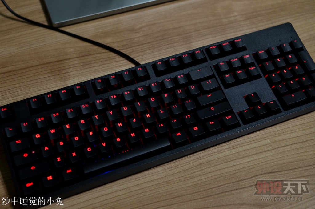 ָ���ϵĵ�ɫ�� ���� Likeboard 104 RGB��е��������