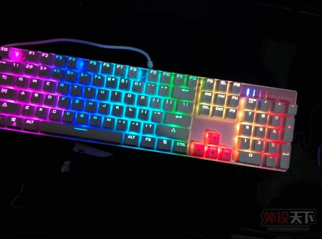  MasterKeys Pro L RGBеʽûѸ£