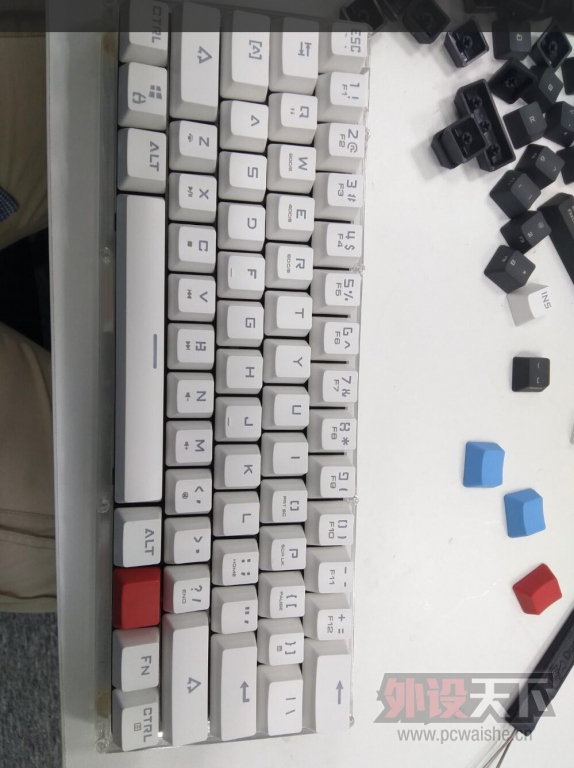 [�Ϻ�] ��poker2 ��ɫ����  ���ǿ�����ñ ��͸��ñ 400