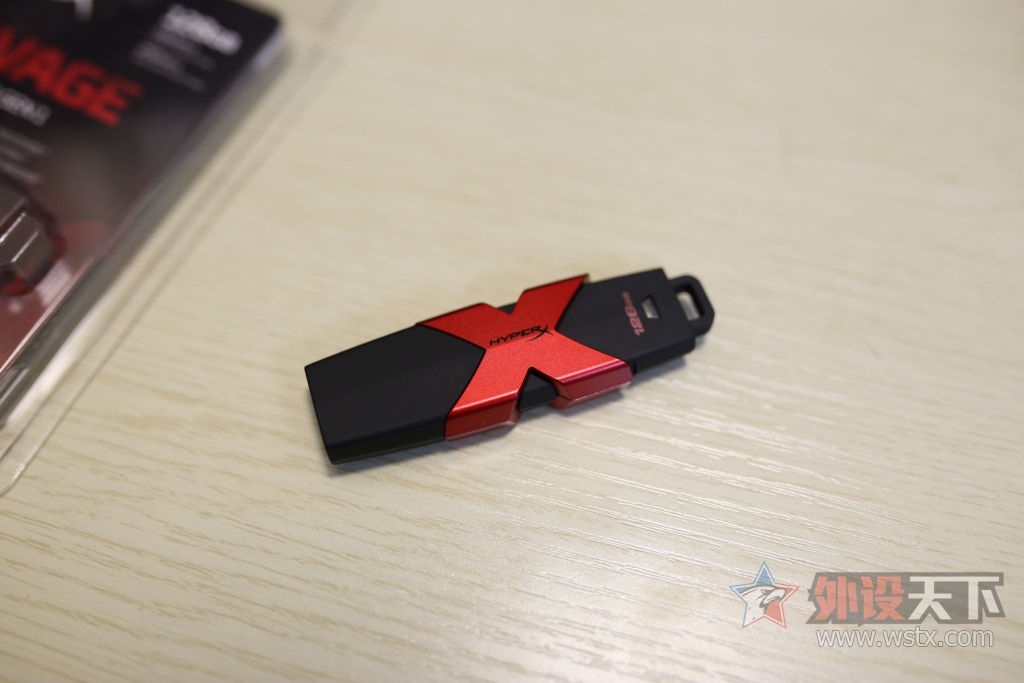 ���ٿ�� HyperX Savage 128G 3.1 U��&�ƶ�Ӳ�̶ԱȲ���