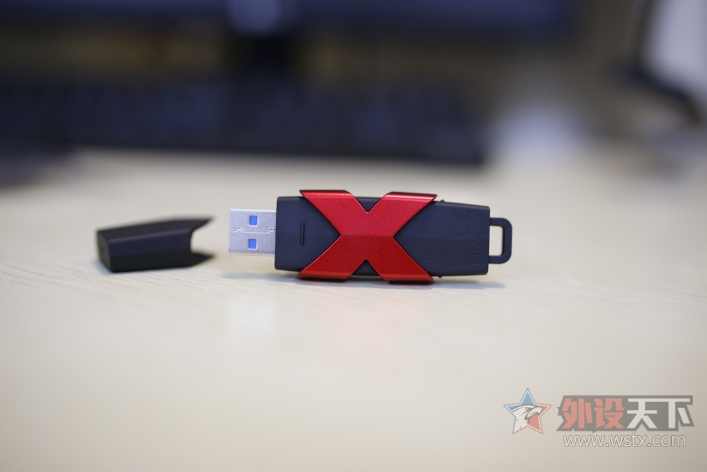 ���ٿ�� HyperX Savage 128G 3.1 U��&�ƶ�Ӳ�̶ԱȲ���