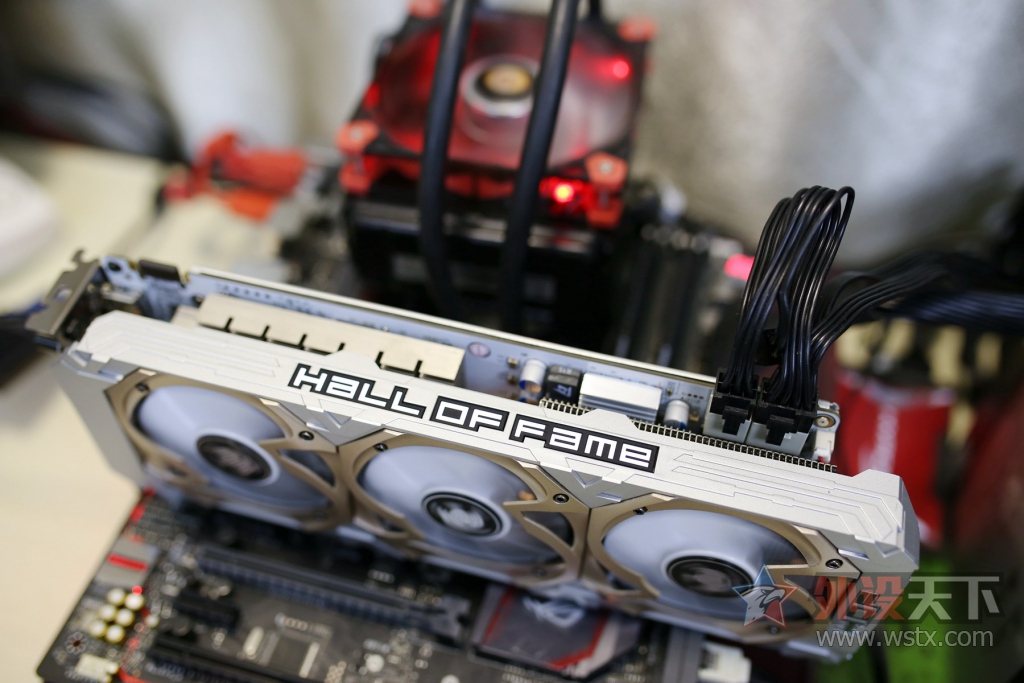 ���ٿ�� HyperX Savage 128G 3.1 U��&�ƶ�Ӳ�̶ԱȲ���
