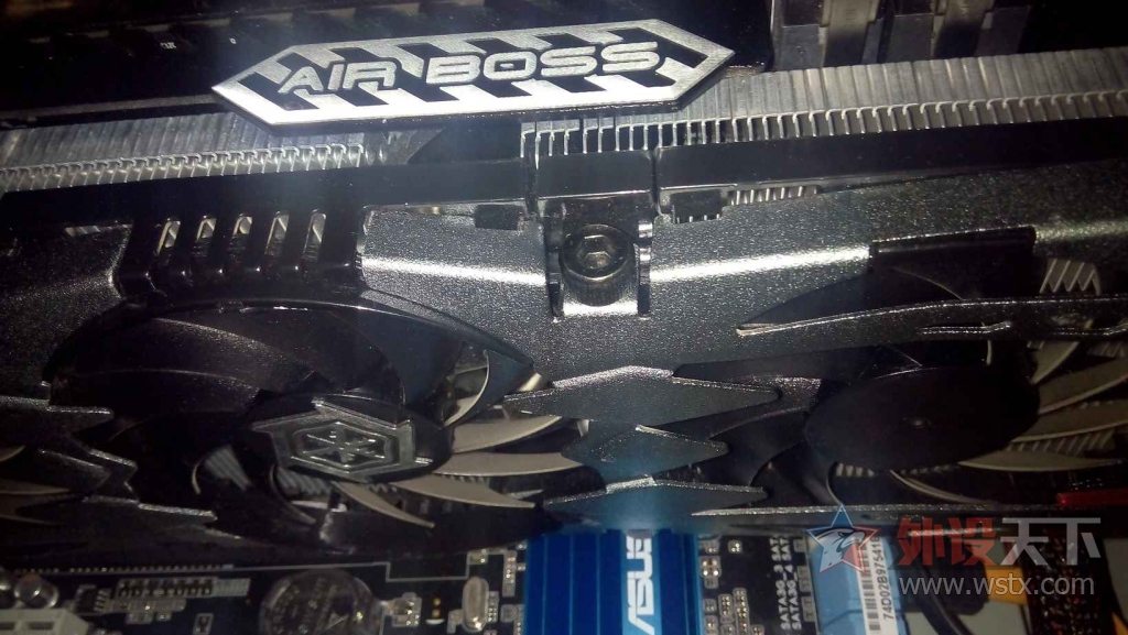 ���ɶ���ӳ�ڱ���GTX970�Կ� 1750Ԫ