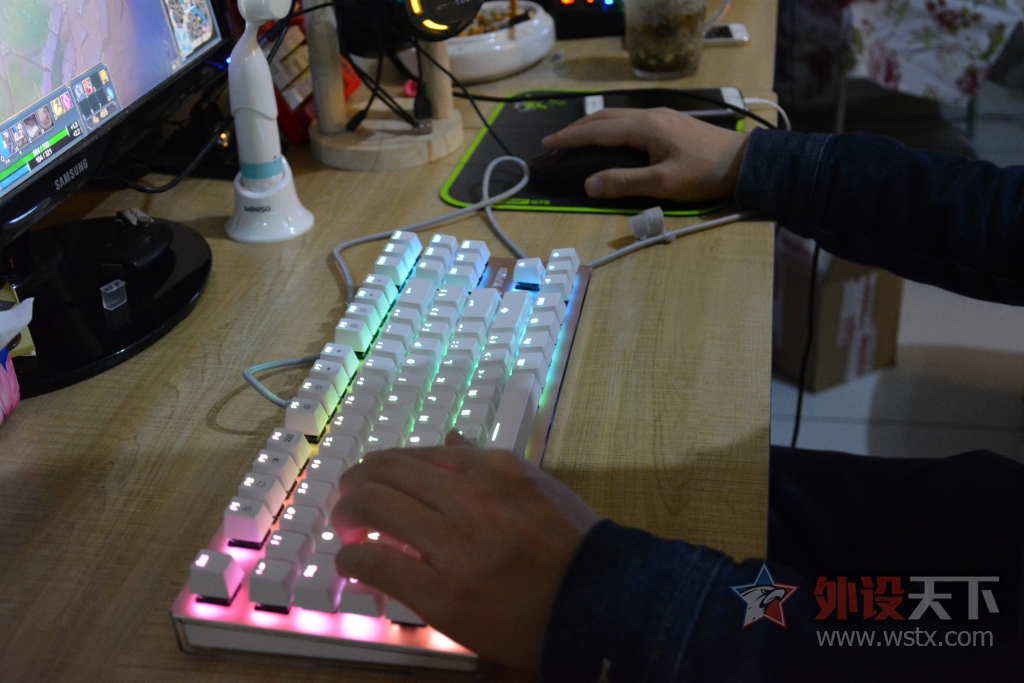��ʵ��Ҳ��һ����Ů�ġ��װ�V500RGB