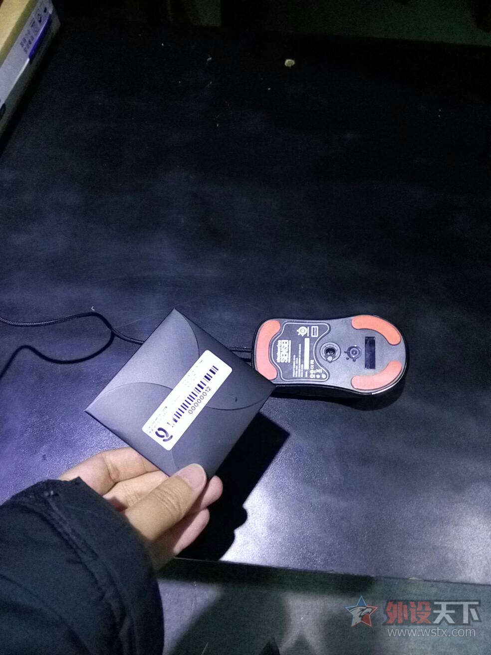 �������£������������׸�ͷ¶������