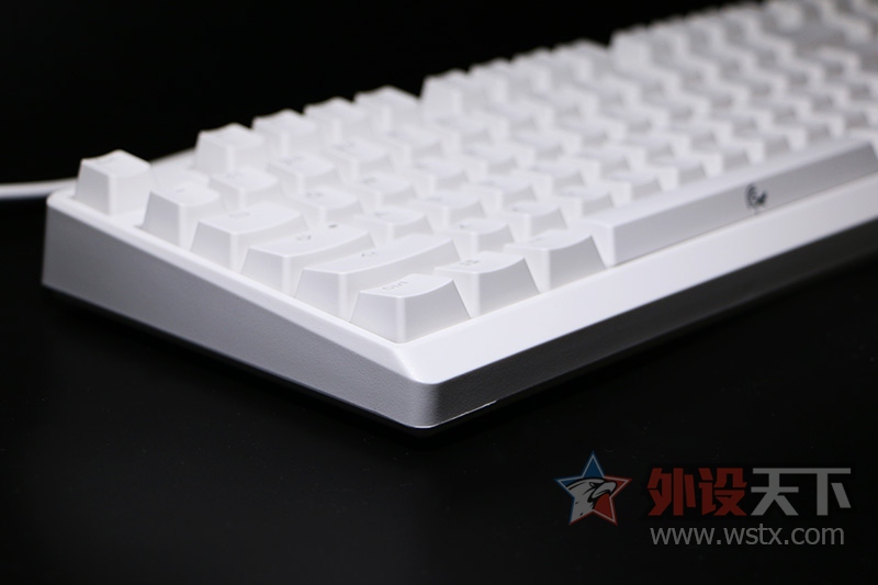 �µ�һ������ܣ�ħ��ѼDJ2108s2RGB���̷�����