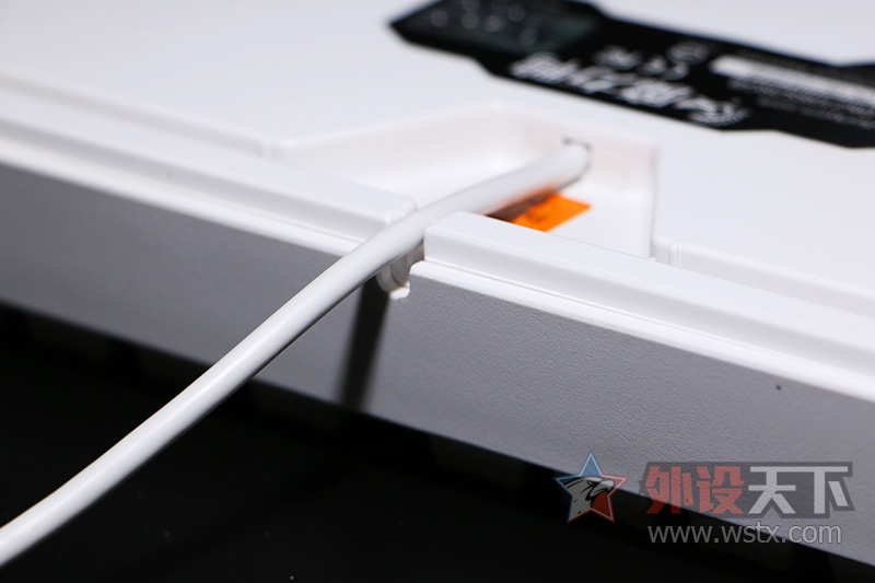 �µ�һ������ܣ�ħ��ѼDJ2108s2RGB���̷�����