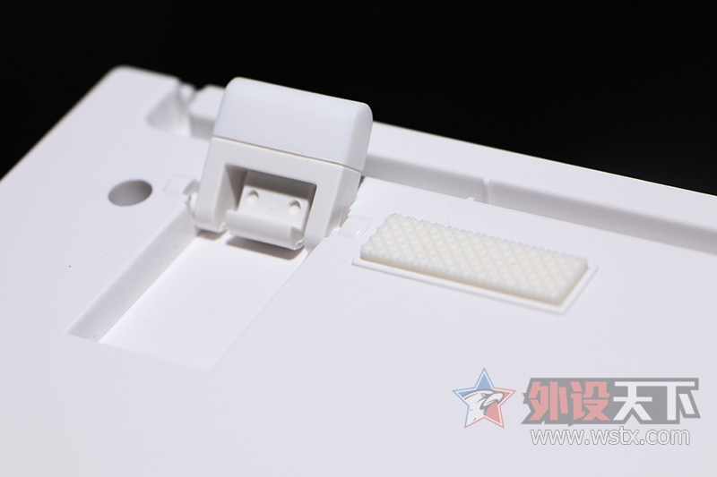 �µ�һ������ܣ�ħ��ѼDJ2108s2RGB���̷�����