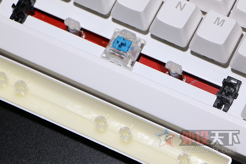 �µ�һ������ܣ�ħ��ѼDJ2108s2RGB���̷�����