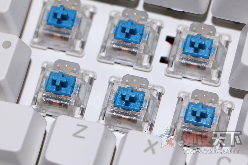 �µ�һ������ܣ�ħ��ѼDJ2108s2RGB���̷�����