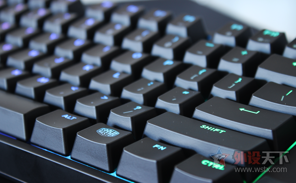 �������� MASTERKEYS PRO L RGB.һ���˵�������