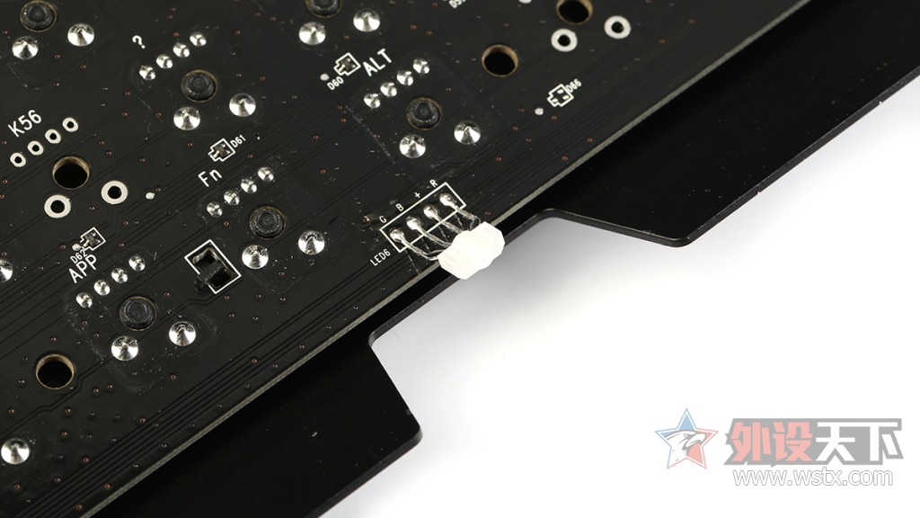 ������⡿����Ҳ�����������  ���ߺڹѸ�X�òʰ��е�����ײ�