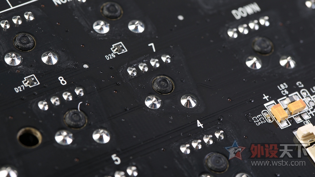 ������⡿����Ҳ�����������  ���ߺڹѸ�X�òʰ��е�����ײ�