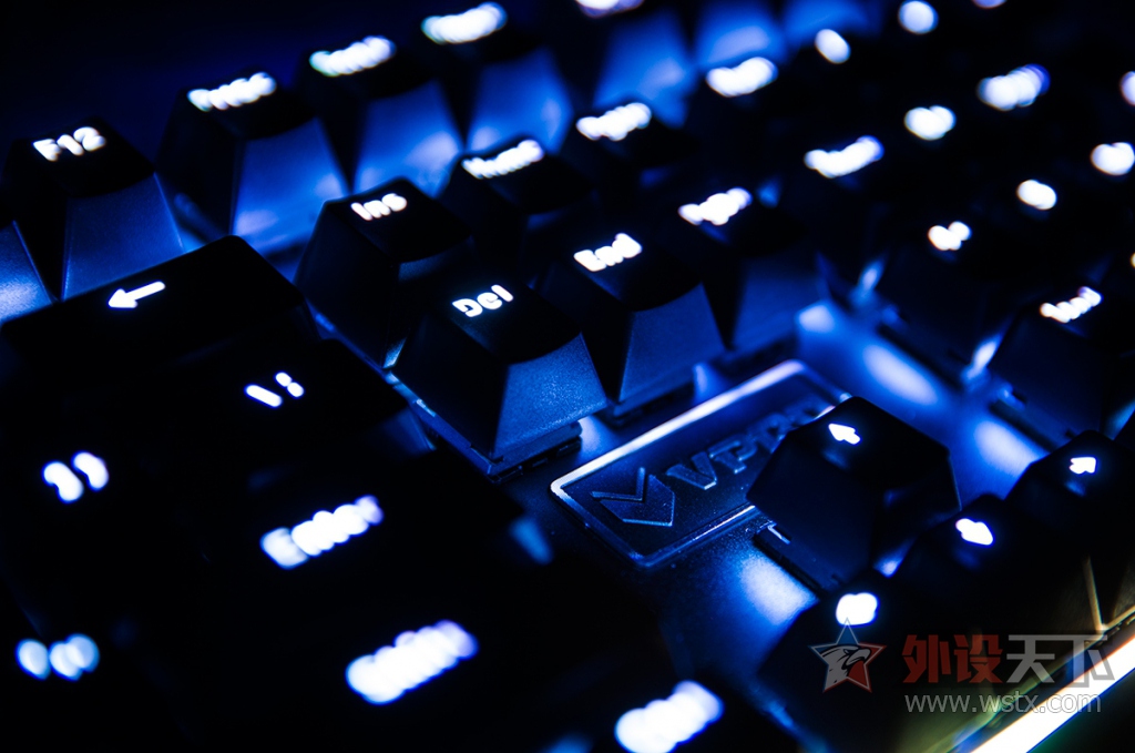 ��������顿�װ�V720 RGB��е���������帽ѩ�ؿ�����ͼ