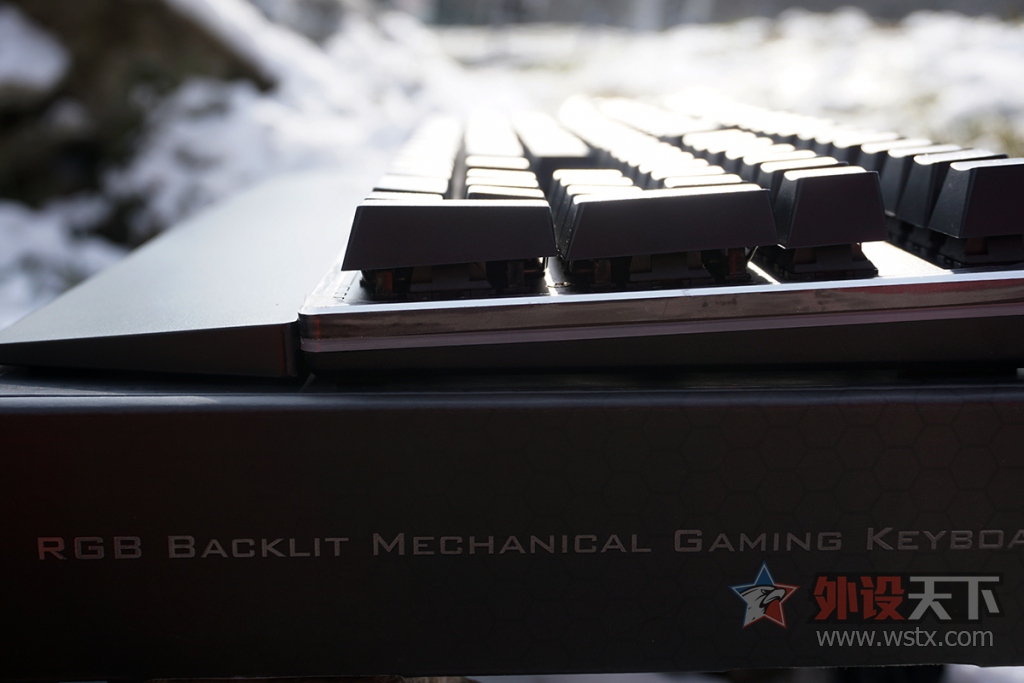 ��������顿�װ�V720 RGB��е���������帽ѩ�ؿ�����ͼ