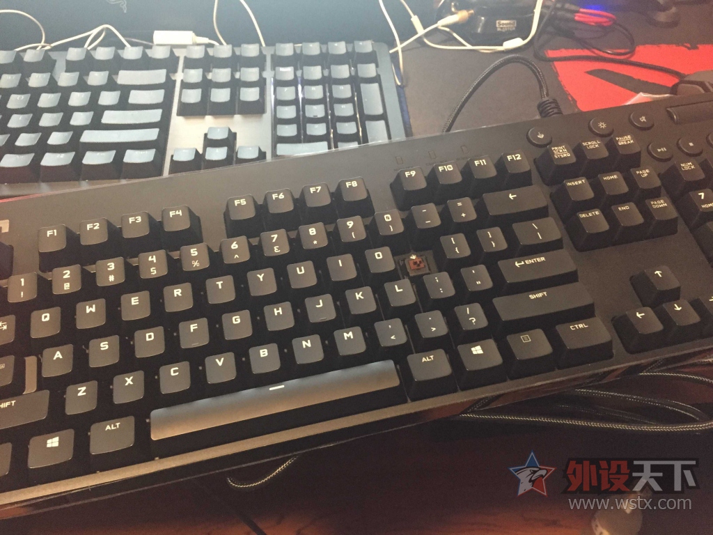 [����] ���������֡��޼�G810���̣�ROG PG279Q��ʾ��������һ�������̡�