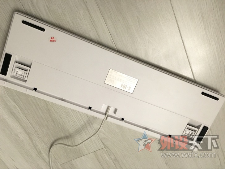 ��������IKBC G104 ��ɫ�׹���� �Ͳʺ�͸���ñ
