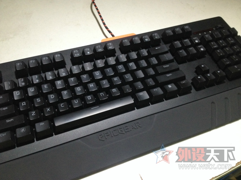 ׷��׿Խ�ָУ��ɻ��������� ���������켫սħ�߿ɻ����е�����������