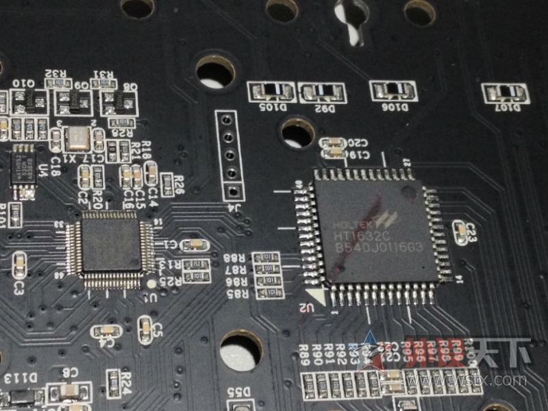 ׷��׿Խ�ָУ��ɻ��������� ���������켫սħ�߿ɻ����е�����������