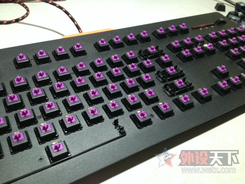 ׷��׿Խ�ָУ��ɻ��������� ���������켫սħ�߿ɻ����е�����������