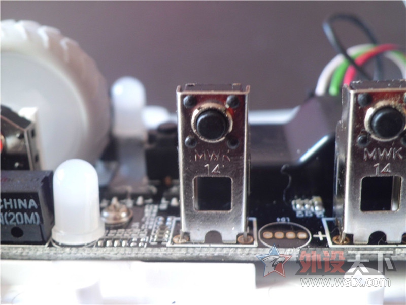 ����RGB���Ľ����ߡ����װ�V210����