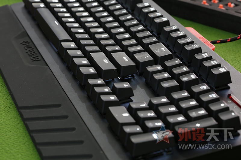 ��е�����¼�Ԫ���켫սħ����������