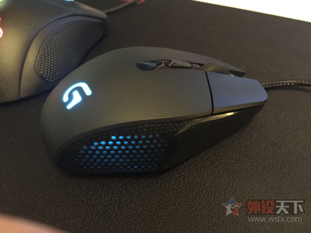 �Ա�190���G303���ˣ�ˮһ��
