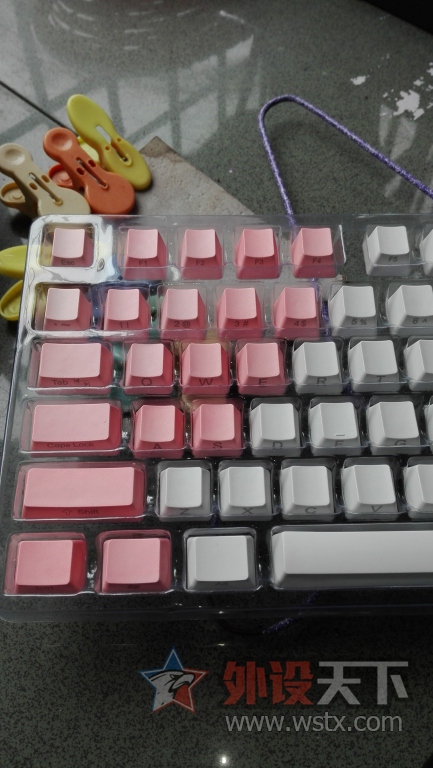 ������Ⱦ��Ʒ�ڶ�����覴÷�ɫ����