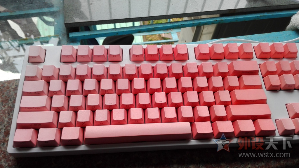 ������Ⱦ��Ʒ�ڶ�����覴÷�ɫ����