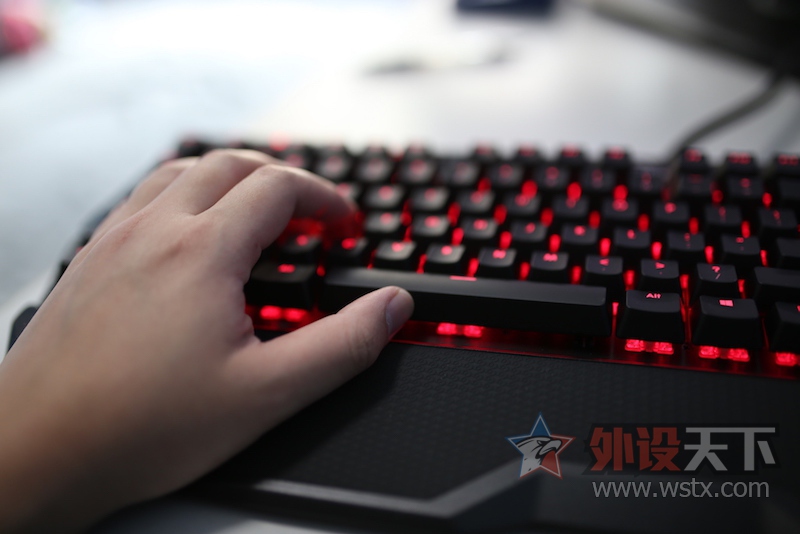 G.SKILL ֥�� RIPJAWS KM780 RGB ӣ�Һ������ʹ������ by Tiger5G