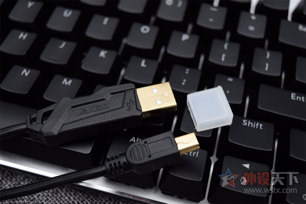 С��RGB�������ھ�AK33RGB���׷����⡣