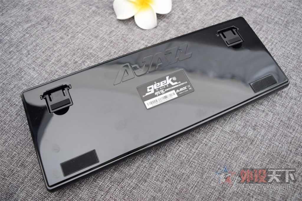 С��RGB�������ھ�AK33RGB���׷����⡣