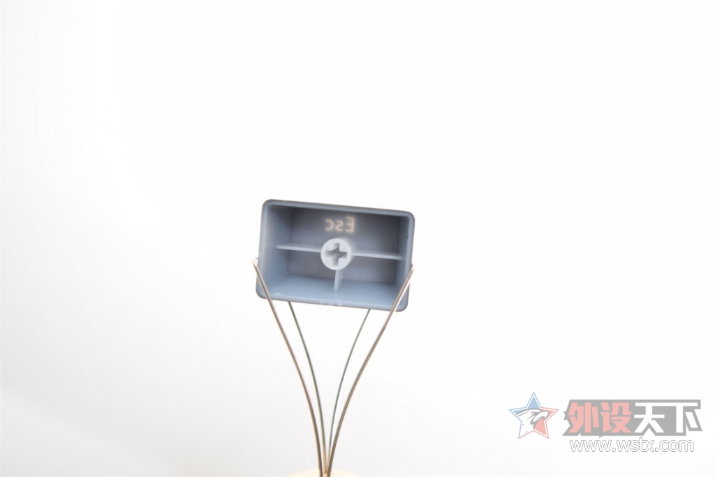 С��RGB�������ھ�AK33RGB���׷����⡣