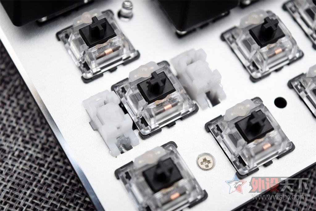 С��RGB�������ھ�AK33RGB���׷����⡣