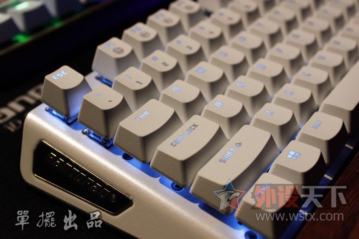 ���Δ[��Ʒ��ȫ������һ̨��  ��ɫ MXX��������