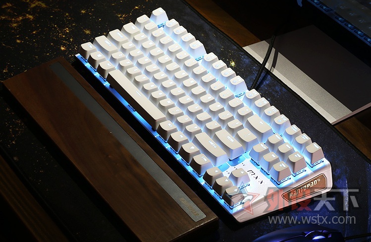 ���꾫������-MXX ����������ɫ������Ϸ��е��������