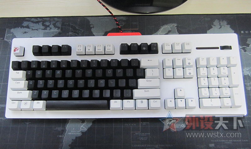 EGսħ����ֵ����죬��Ȼһ�µİ�ɫսħ�߳���~