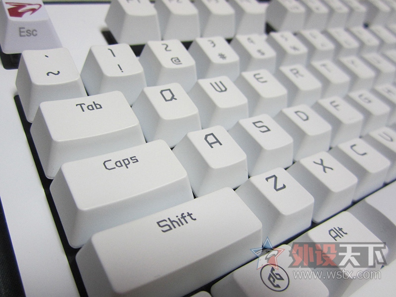 EGսħ����ֵ����죬��Ȼһ�µİ�ɫսħ�߳���~