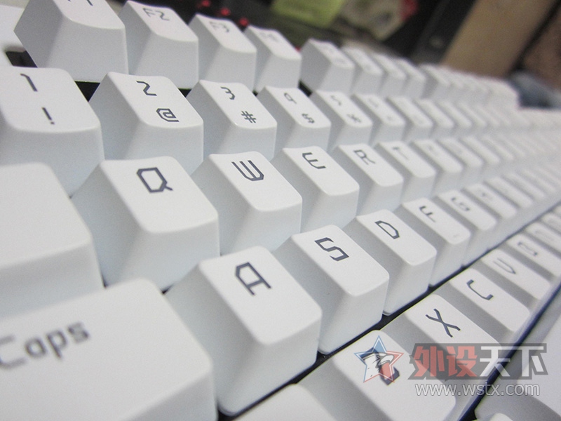 EGսħ����ֵ����죬��Ȼһ�µİ�ɫսħ�߳���~