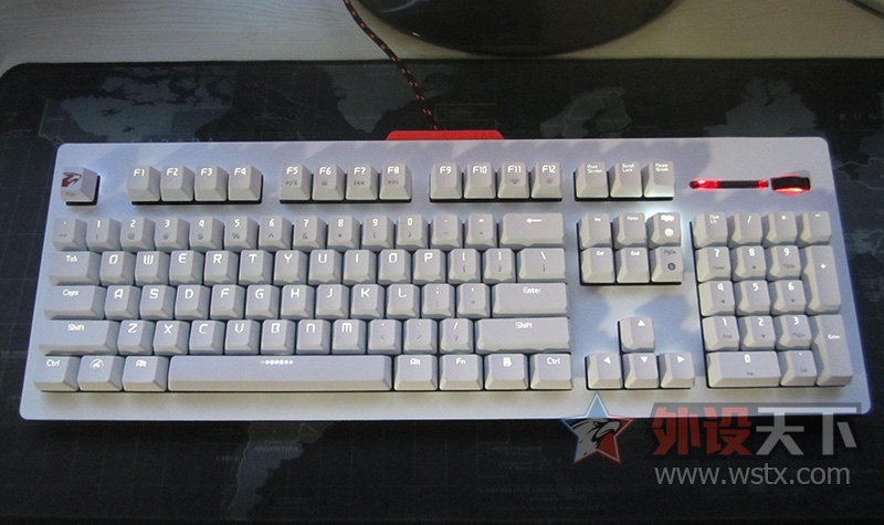 EGսħ����ֵ����죬��Ȼһ�µİ�ɫսħ�߳���~