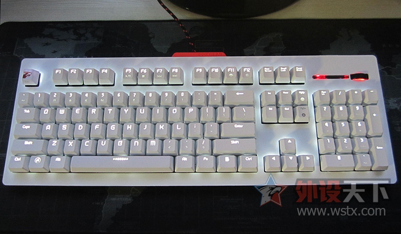 EGսħ����ֵ����죬��Ȼһ�µİ�ɫսħ�߳���~